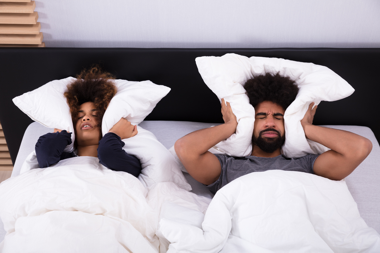 reduce noise pollution in your apartment feature image